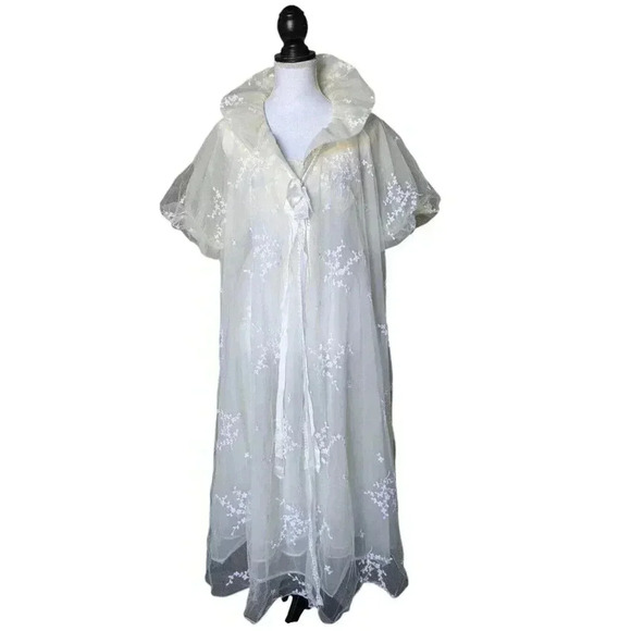 Vintage Beau Monde by Max Schwartz Ivory 60s Peignoir Set Small Robe Nightgown